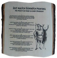 Šest řádových pravidel sv. Huberta na desce s kůrou