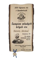 Diplom košt vína č.777 na desce s kůrou 3D